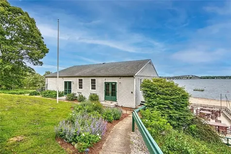 5 Curtis Road North Kingstown RI 02874