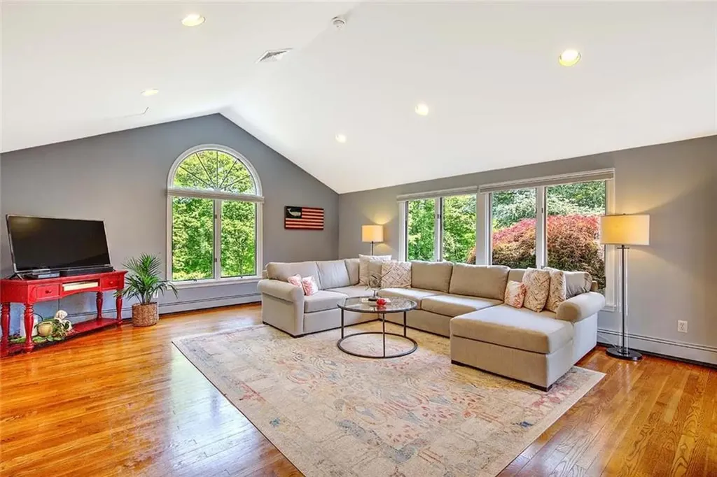 251 Succotash Road South Kingstown RI 02879