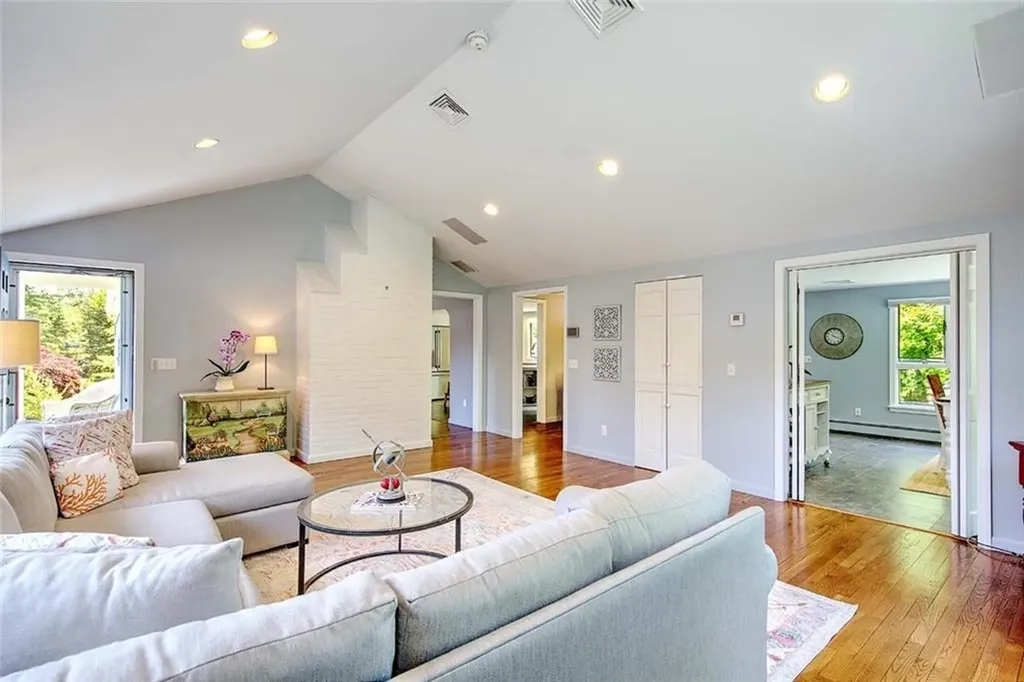 251 Succotash Road South Kingstown RI 02879
