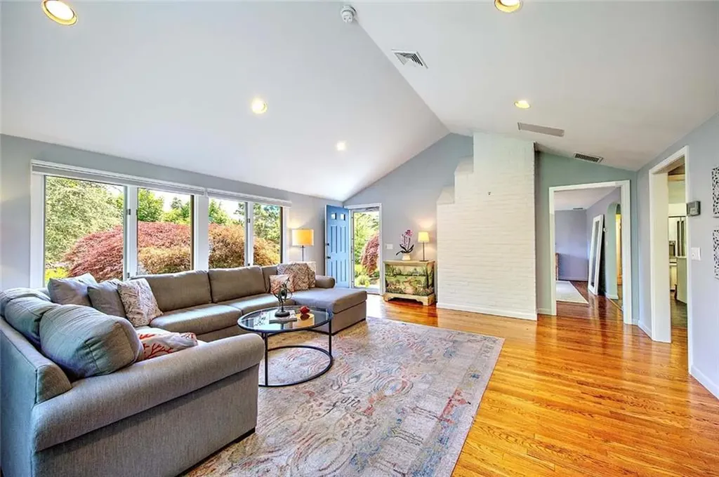 251 Succotash Road South Kingstown RI 02879