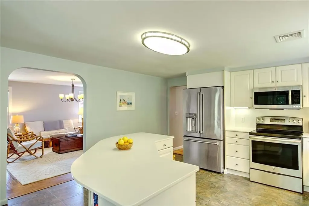 251 Succotash Road South Kingstown RI 02879