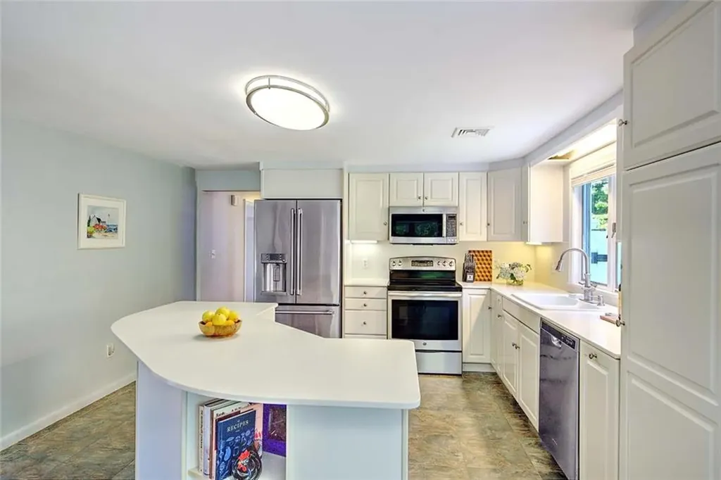 251 Succotash Road South Kingstown RI 02879