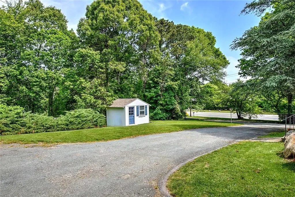 251 Succotash Road South Kingstown RI 02879
