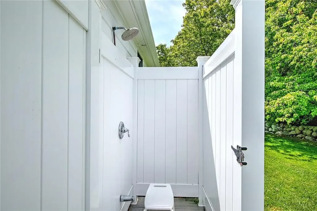 251 Succotash Road South Kingstown RI 02879