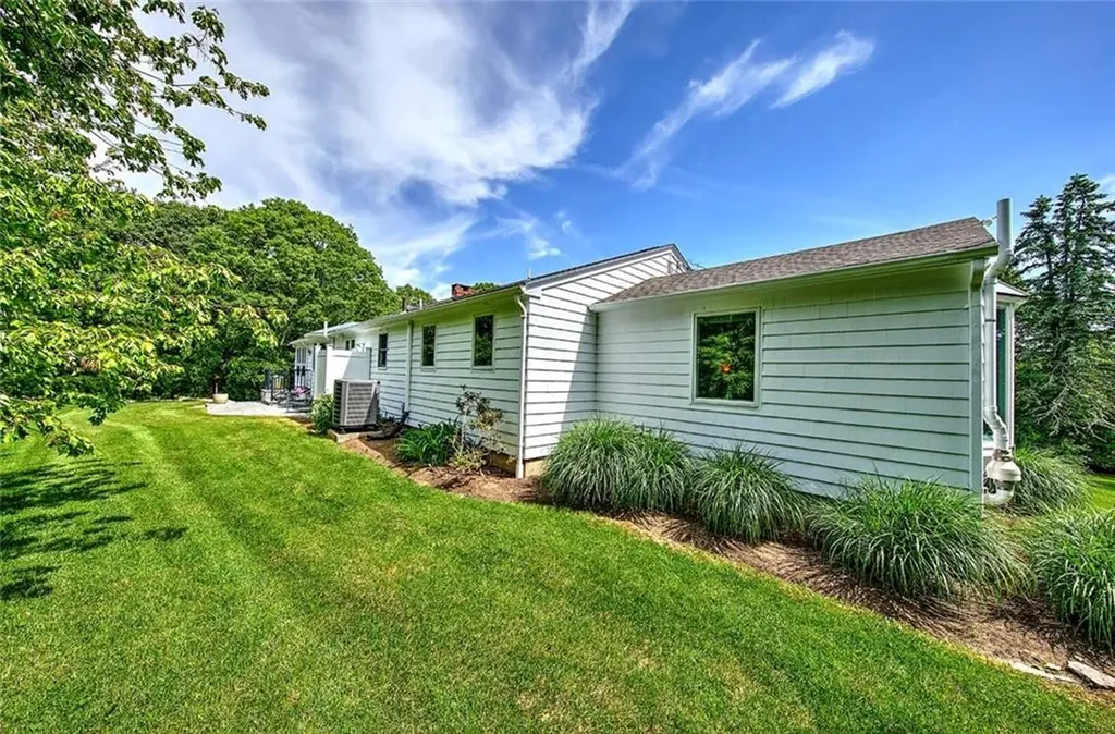 251 Succotash Road South Kingstown RI 02879