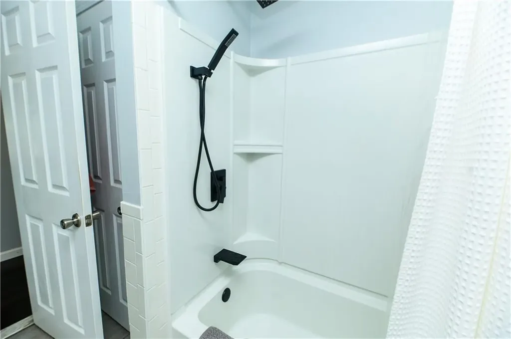 244 Samuel Gorton Avenue Warwick RI 02889