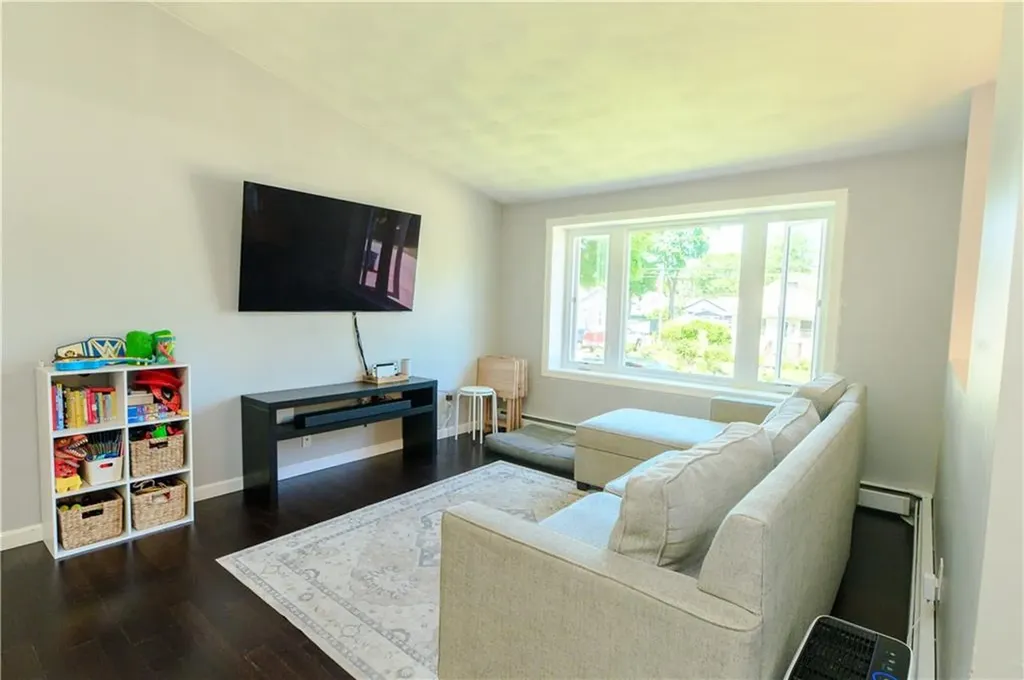 244 Samuel Gorton Avenue Warwick RI 02889