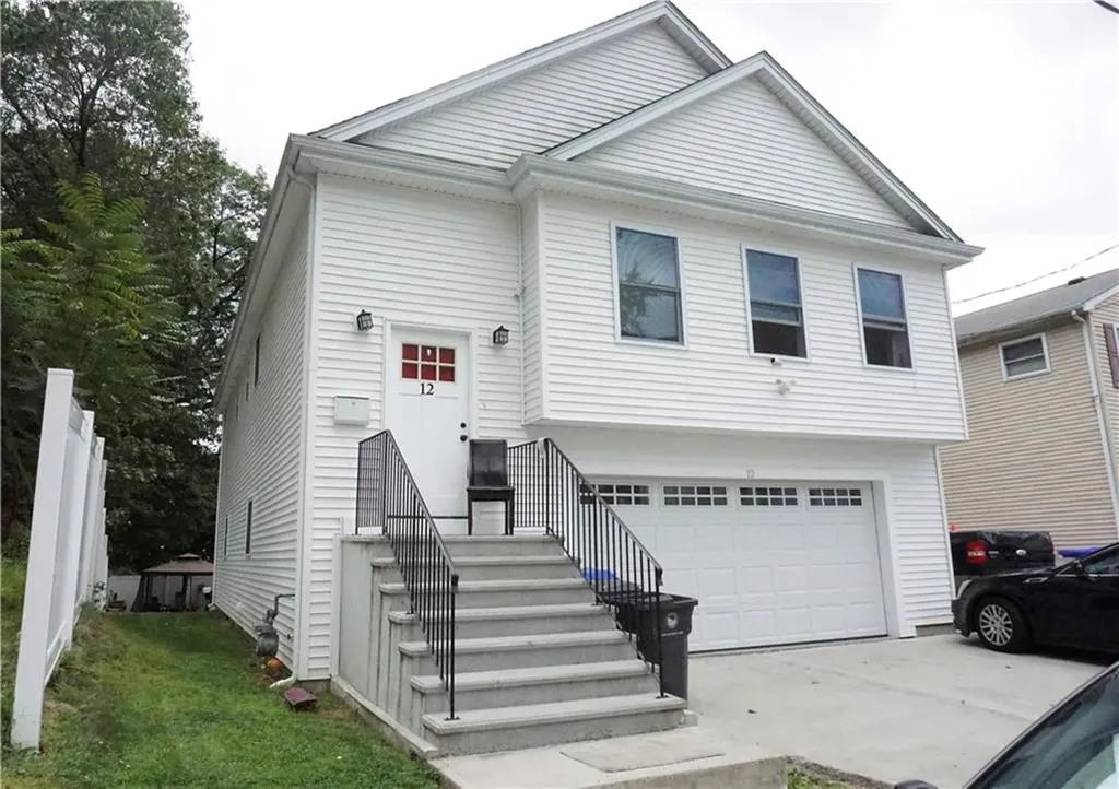 12 Thomas Avenue Pawtucket RI 02860