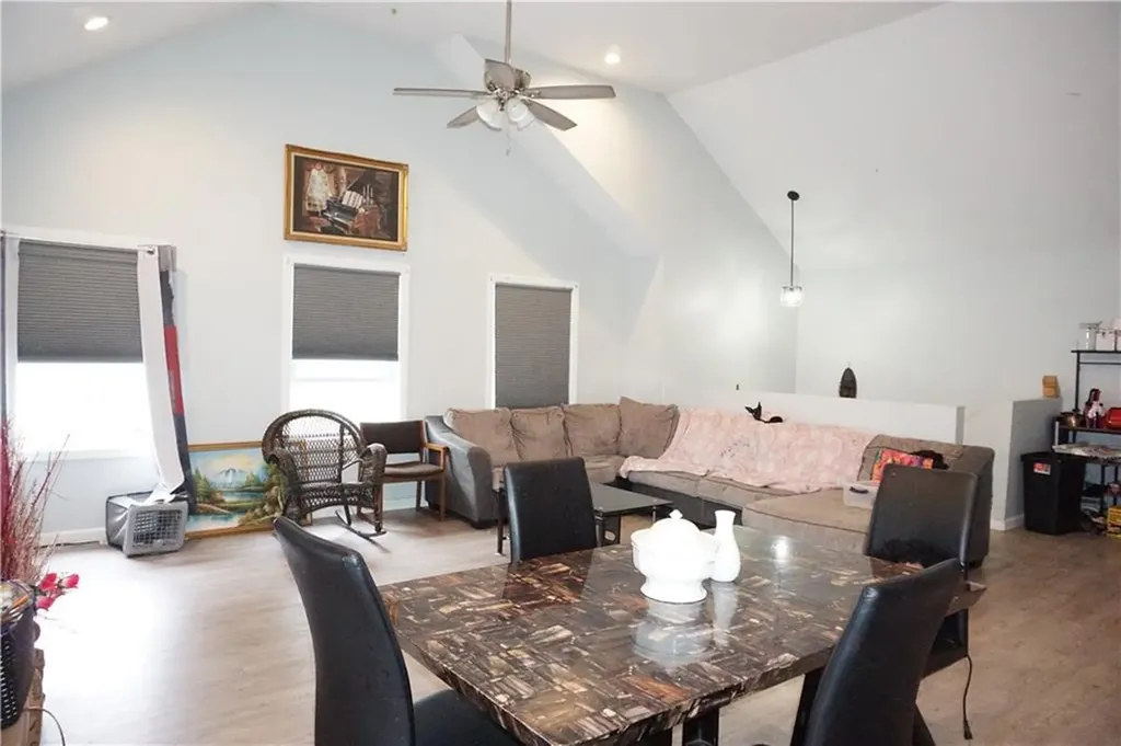 12 Thomas Avenue Pawtucket RI 02860