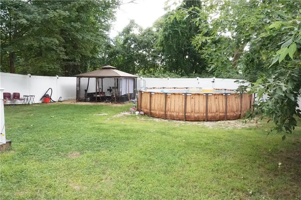 12 Thomas Avenue Pawtucket RI 02860