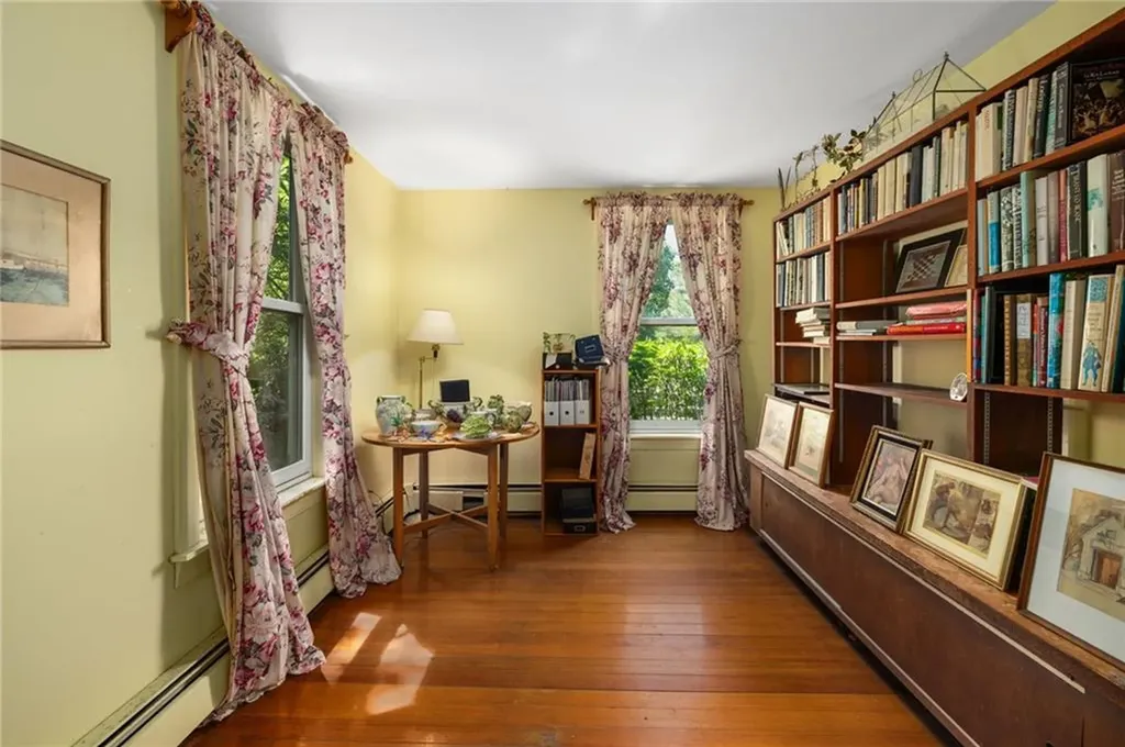 469 Wapping Road Portsmouth RI 02871