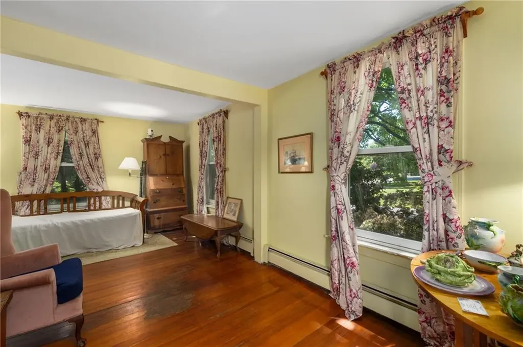 469 Wapping Road Portsmouth RI 02871