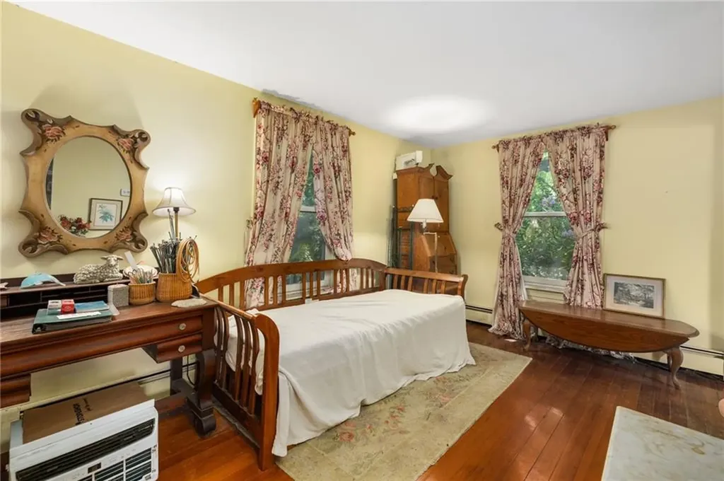 469 Wapping Road Portsmouth RI 02871
