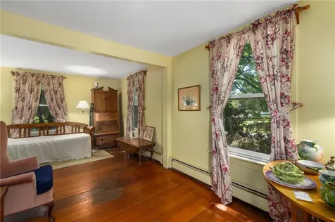 469 Wapping Road Portsmouth RI 02871