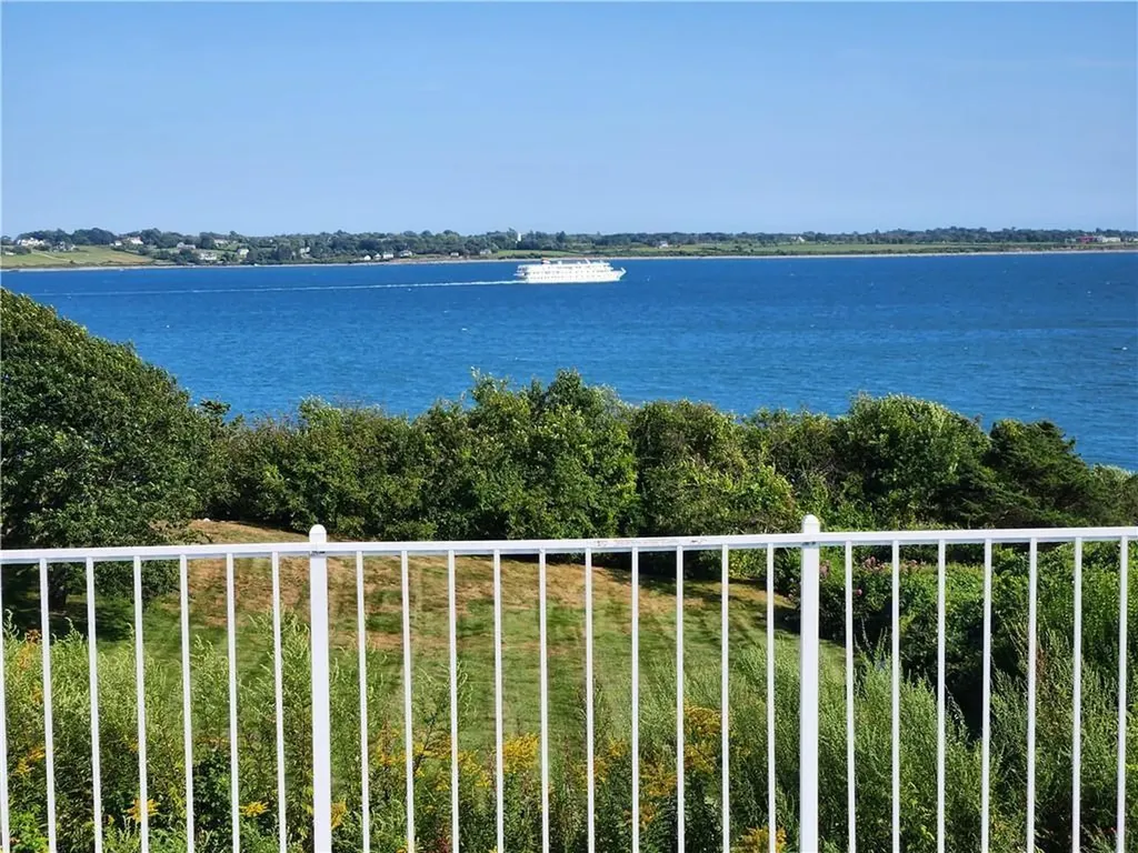 205 Indian Avenue Portsmouth RI 02871
