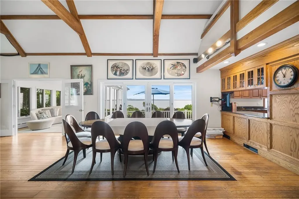 205 Indian Avenue Portsmouth RI 02871