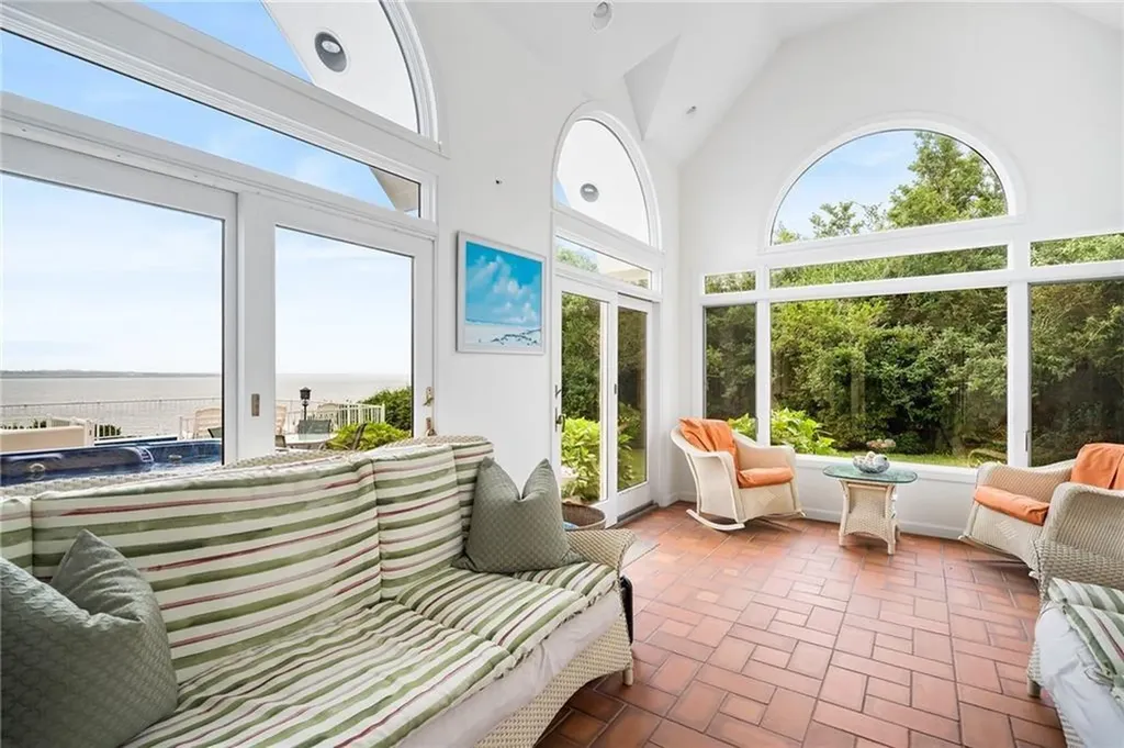 205 Indian Avenue Portsmouth RI 02871