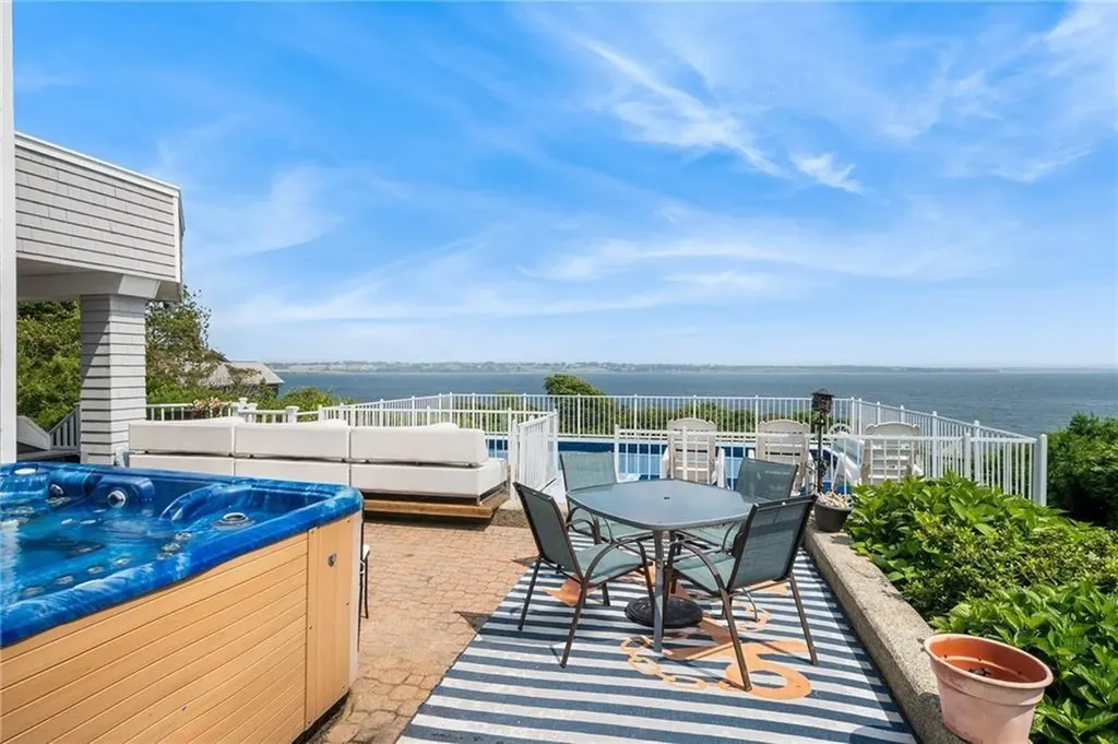 205 Indian Avenue Portsmouth RI 02871