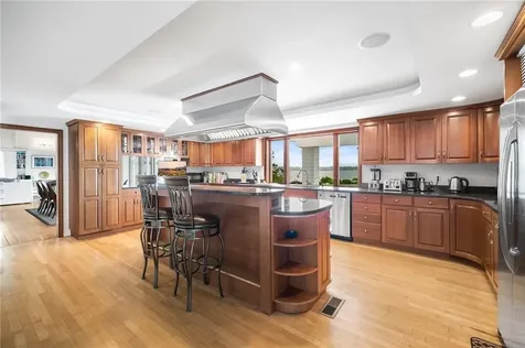 205 Indian Avenue Portsmouth RI 02871
