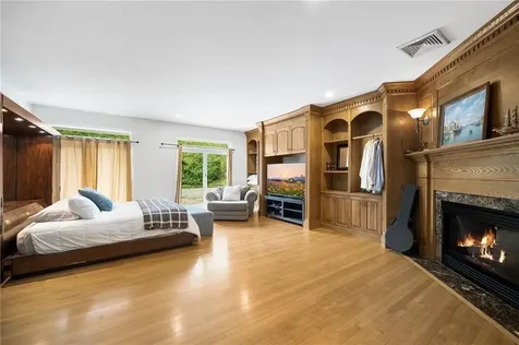 205 Indian Avenue Portsmouth RI 02871