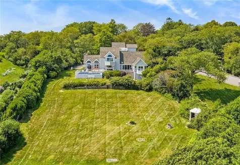 205 Indian Avenue Portsmouth RI 02871