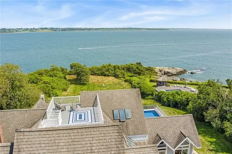 205 Indian Avenue Portsmouth RI 02871