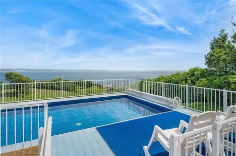 205 Indian Avenue Portsmouth RI 02871