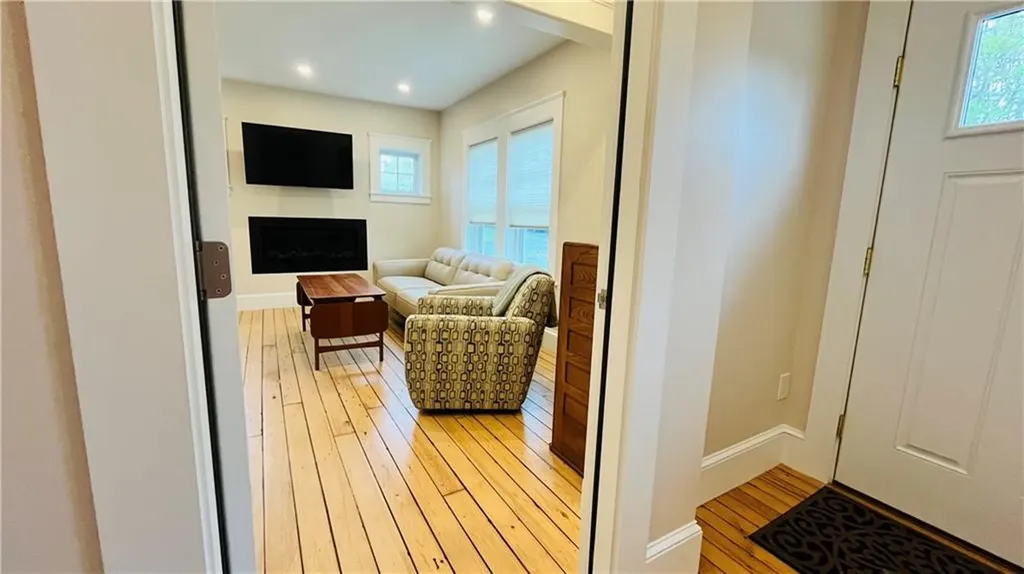 35 Memorial Boulevard Newport RI 02840