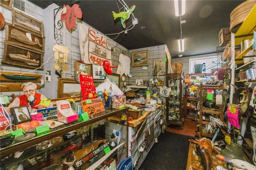 1019 Main Road Tiverton RI 02878