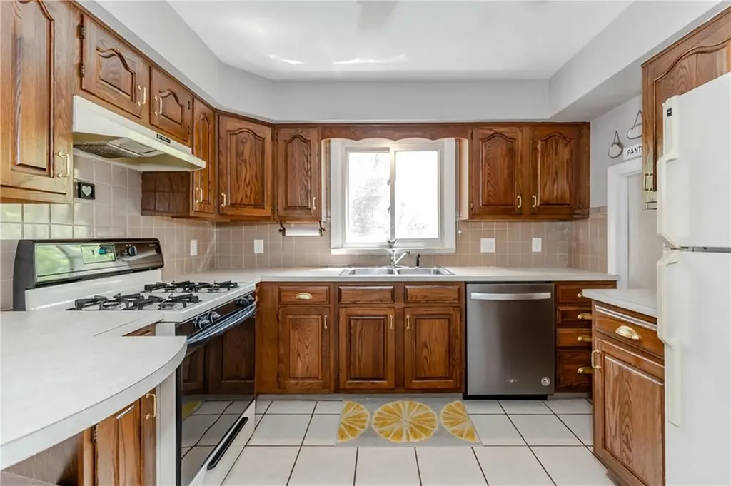 111 Isabella Avenue Providence RI 02908