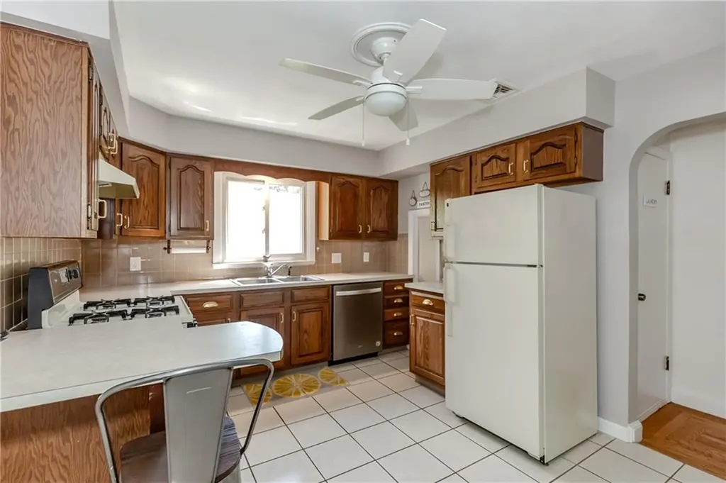 111 Isabella Avenue Providence RI 02908