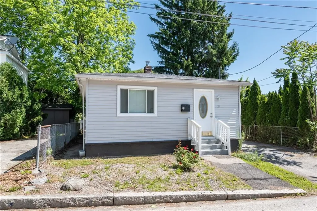 33 Ridge St Street Cranston RI 02920