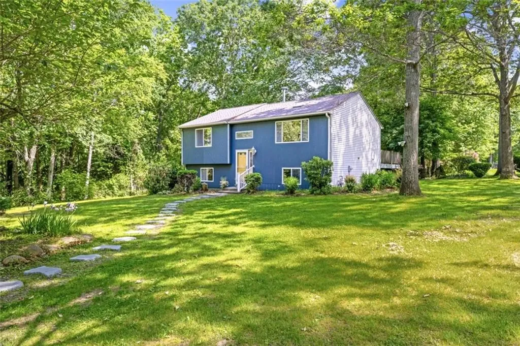 107 Huckleberry Road North Kingstown RI 02852