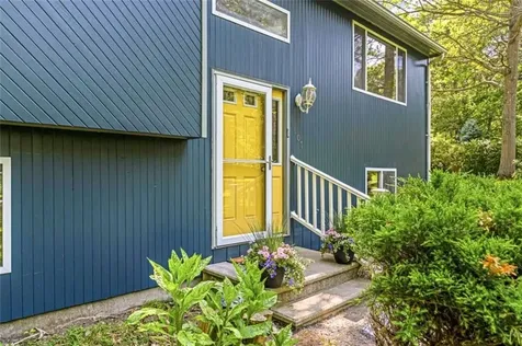 107 Huckleberry Road North Kingstown RI 02852