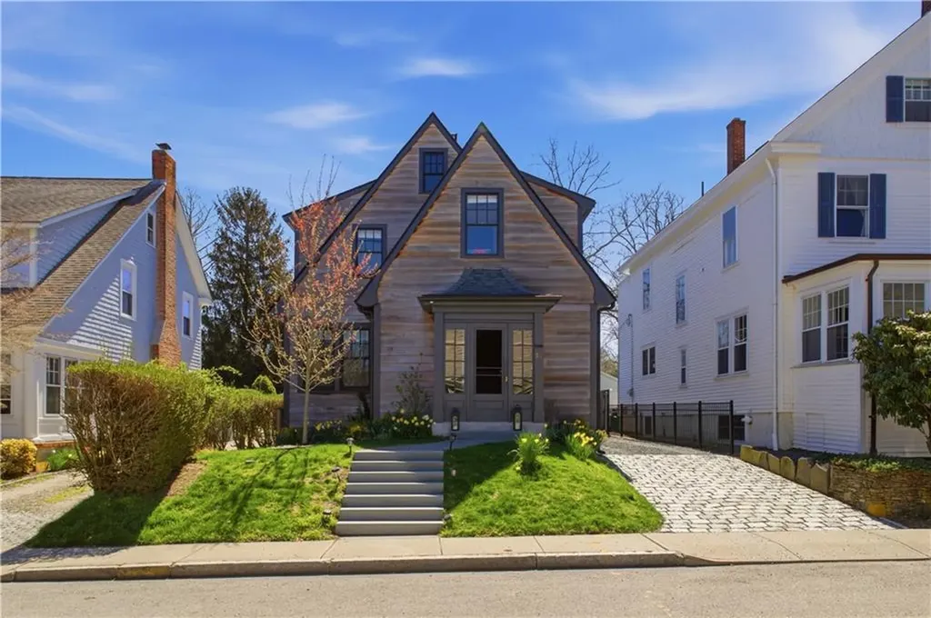 13 Greenough Place Newport RI 02840