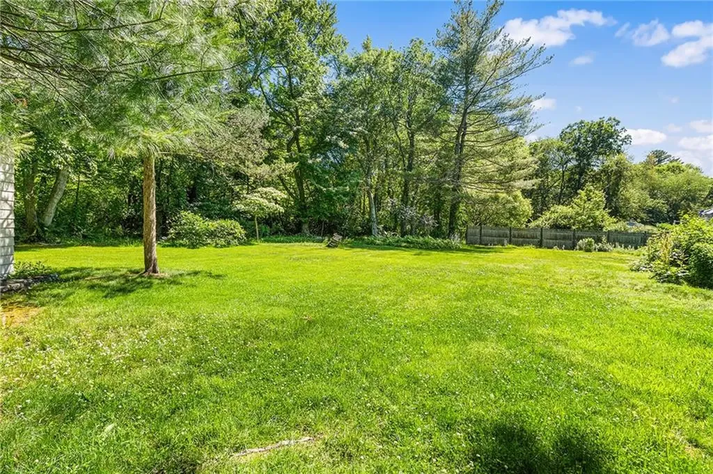 105 Fairfield Drive North Kingstown RI 02852