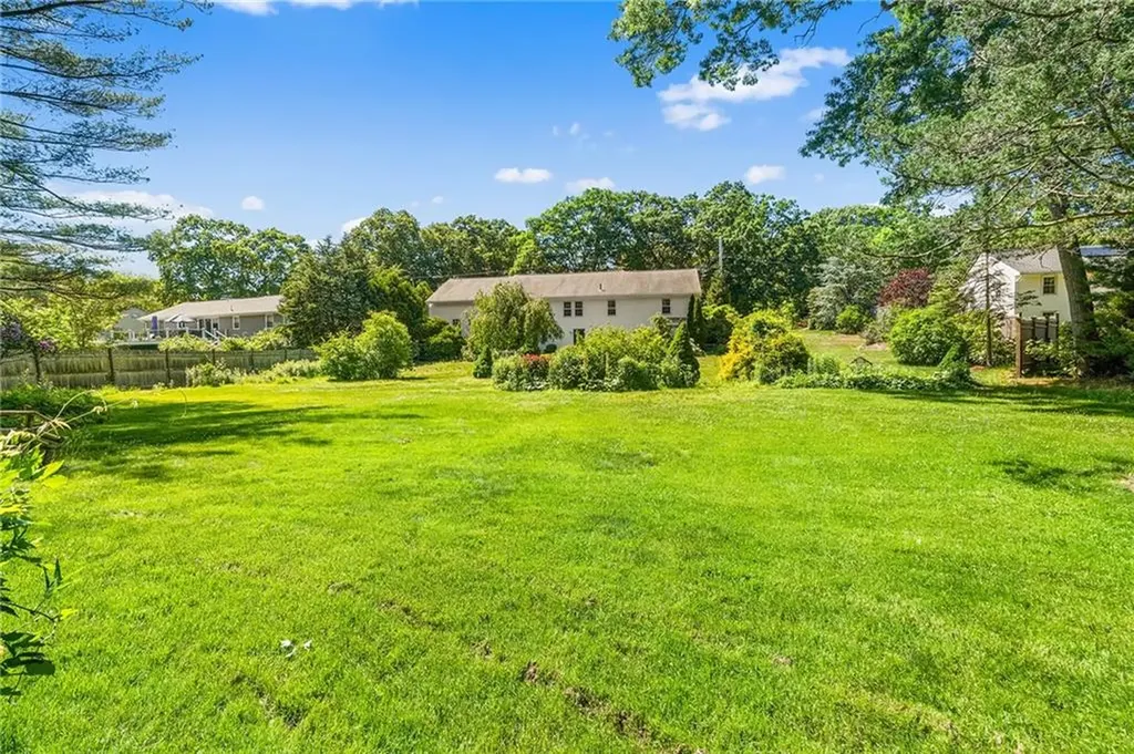 105 Fairfield Drive North Kingstown RI 02852