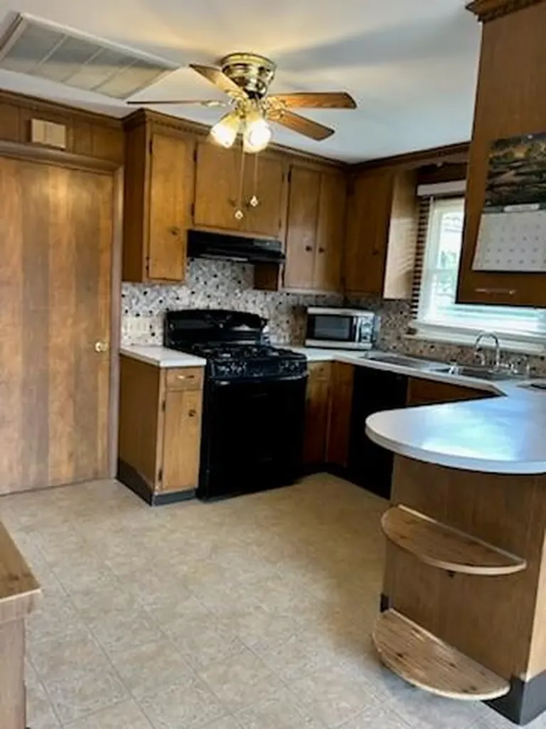 10 Holland Street Cranston RI 02920