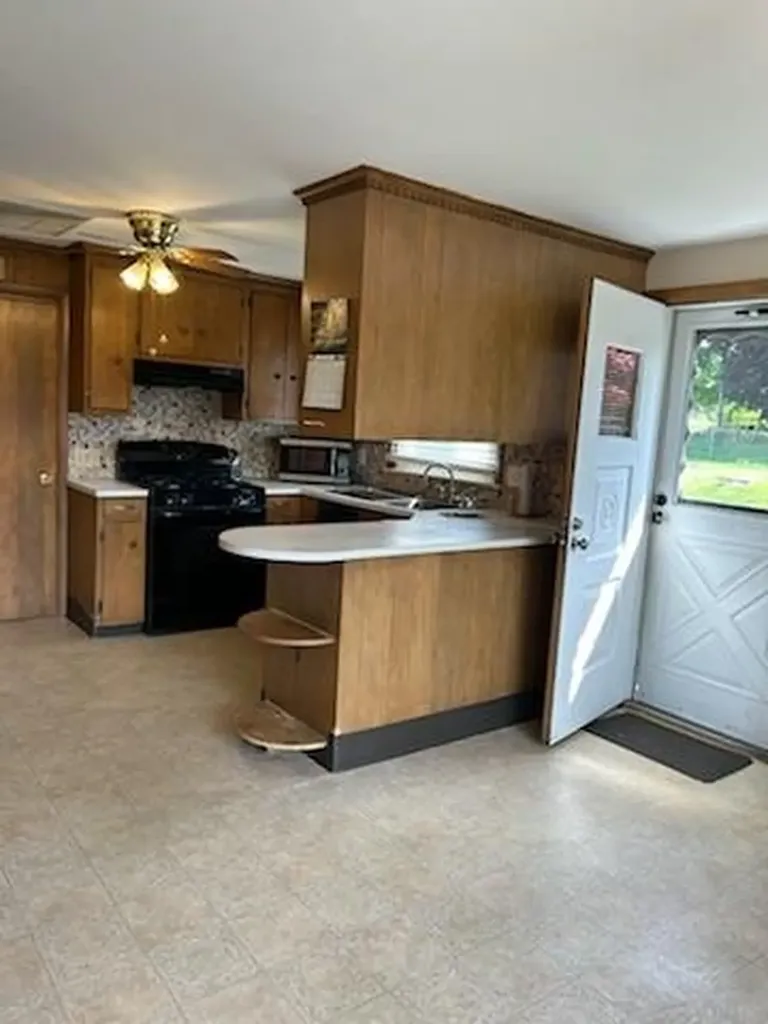 10 Holland Street Cranston RI 02920