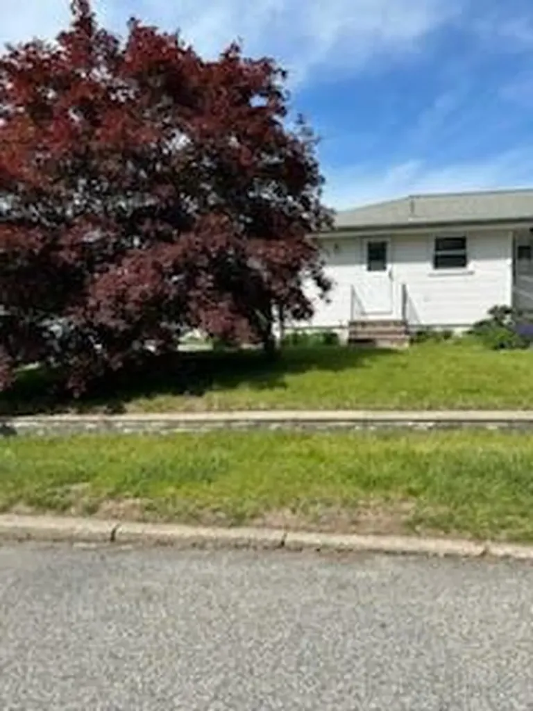 10 Holland Street Cranston RI 02920