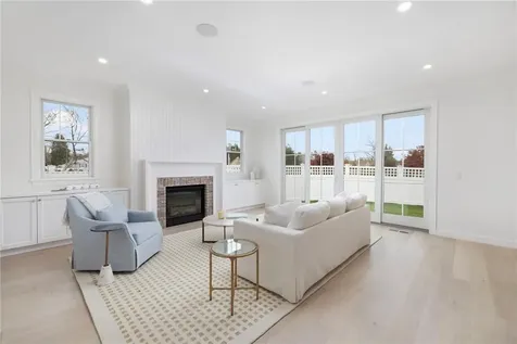 12 Lookout Lane Portsmouth RI 02871