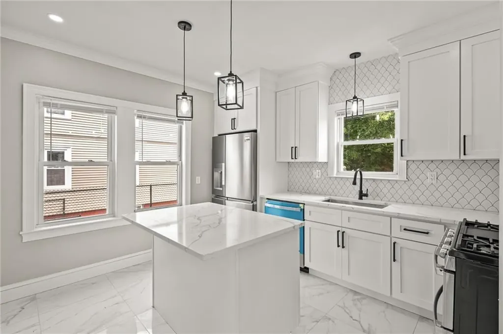 200 Narragansett Avenue Providence RI 02907