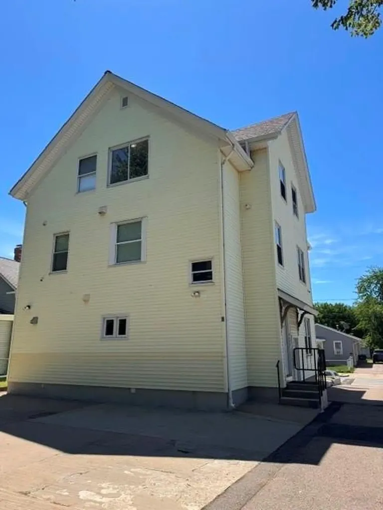 28 30 Gooding Street Pawtucket RI 02860
