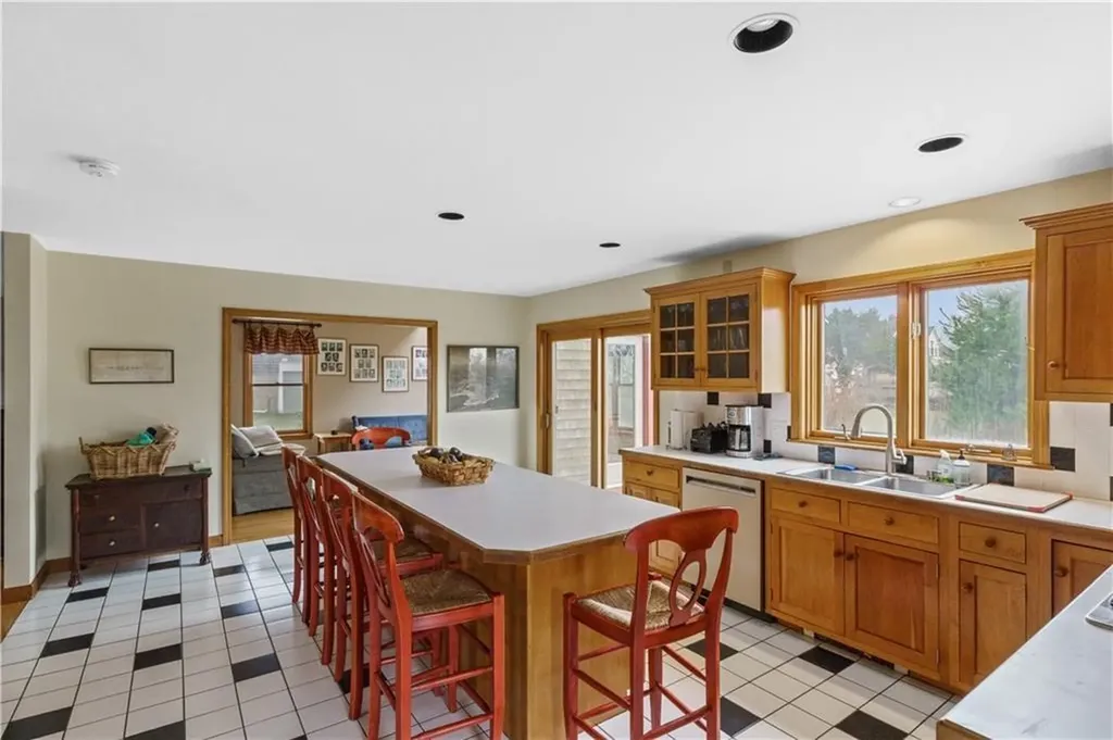 2 Easton Terrace Middletown RI 02842