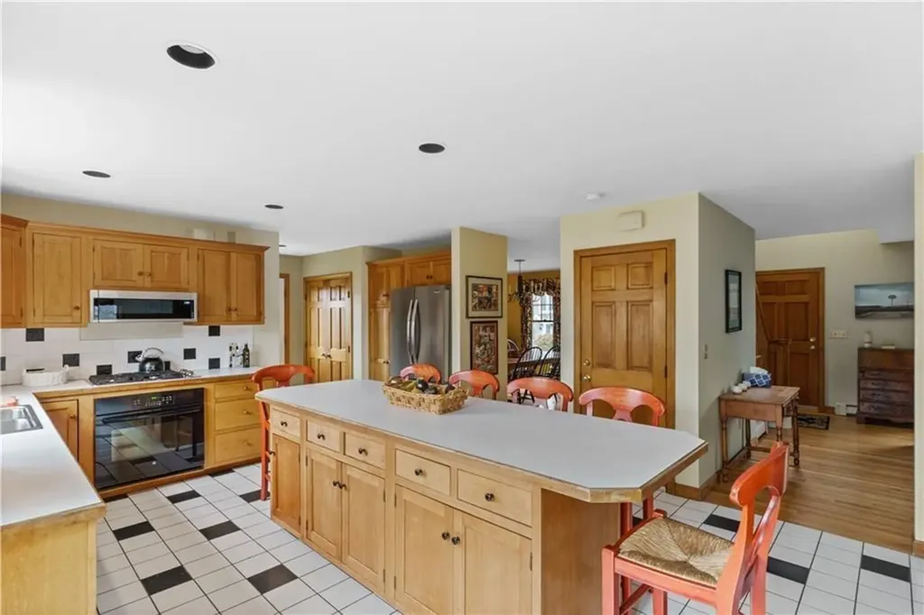 2 Easton Terrace Middletown RI 02842