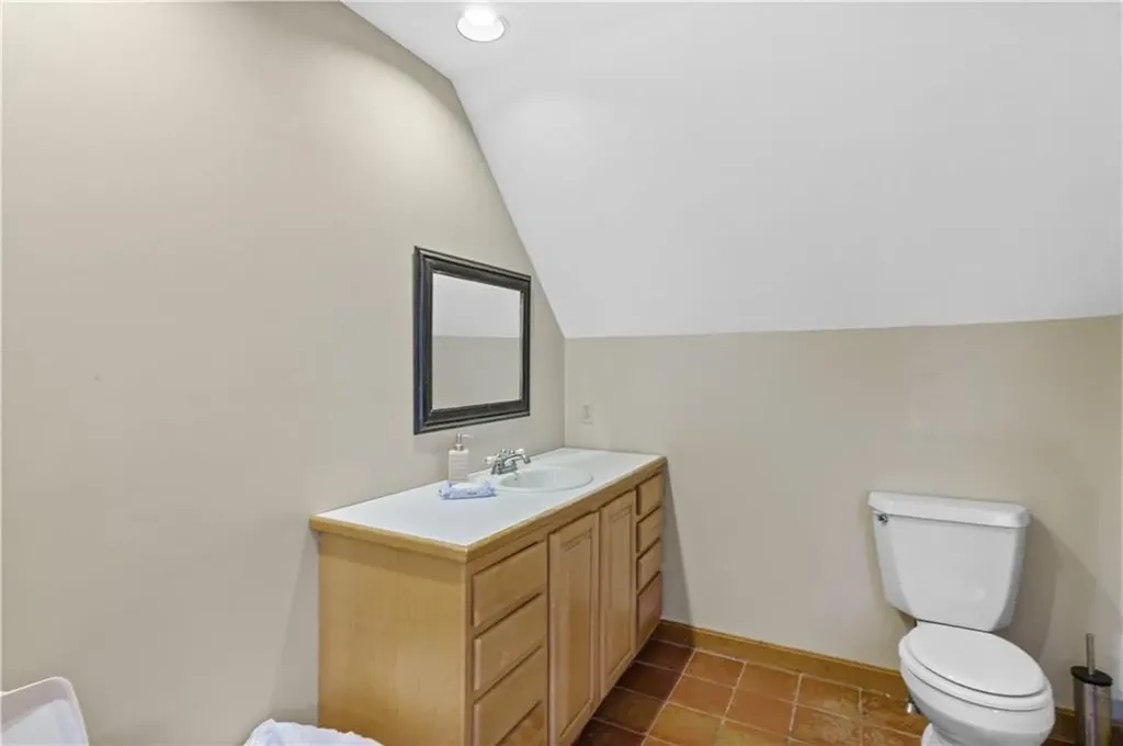 2 Easton Terrace Middletown RI 02842