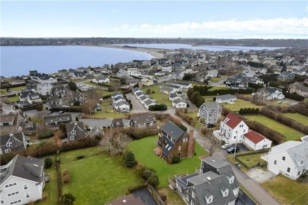 2 Easton Terrace Middletown RI 02842