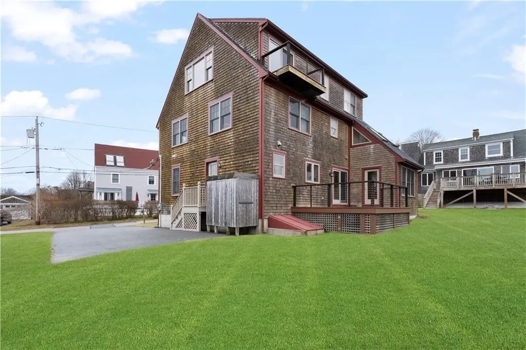 2 Easton Terrace Middletown RI 02842