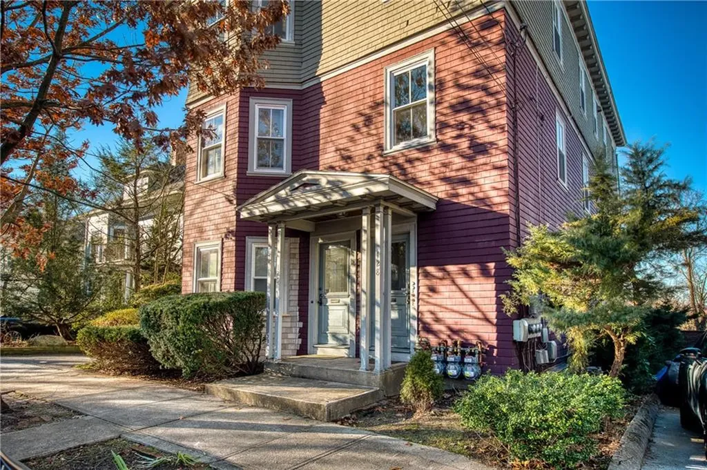 128 Congdon Street Providence RI 02906