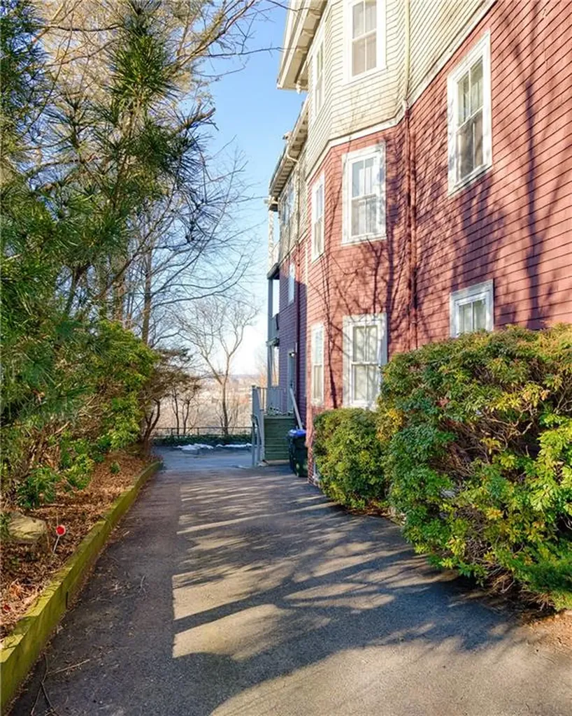 128 Congdon Street Providence RI 02906